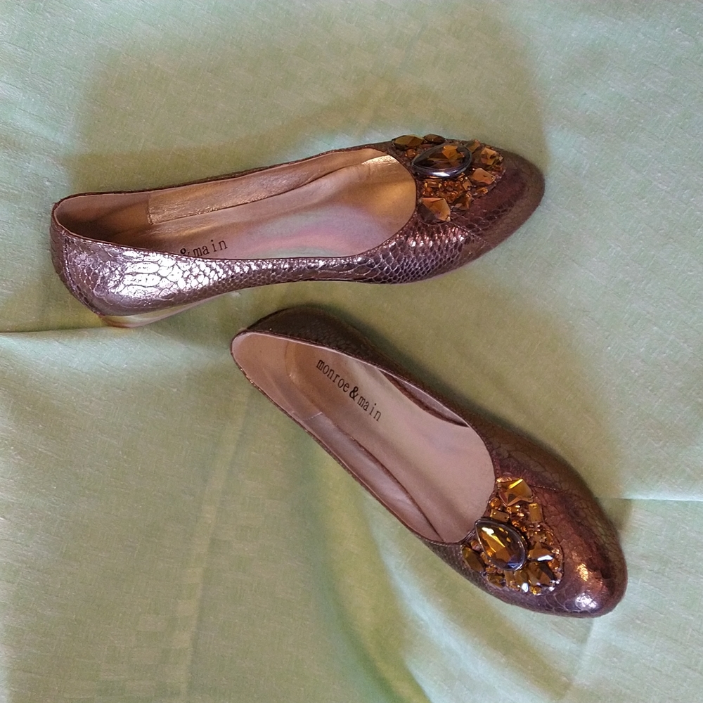 Monroe &Main cold decorated flats Sz 9M 🥿